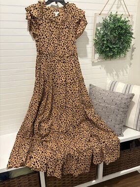 crown & ivy Tan and Black Leopard Tiered Maxi Dress